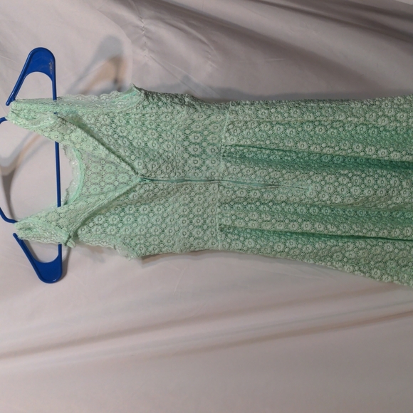 B. Darlin light green lacy sleeveless dress - Picture 2 of 9
